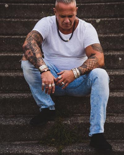 Kralen armband lavasteen met zilveren logoblok