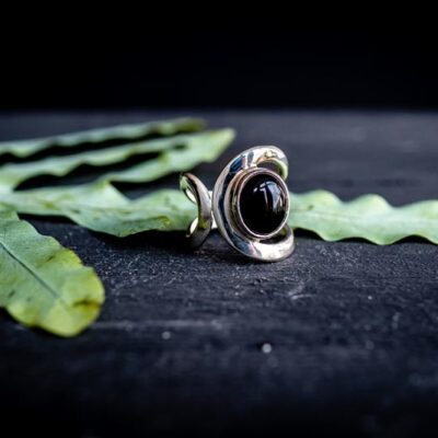Zilveren dames ring Monique black