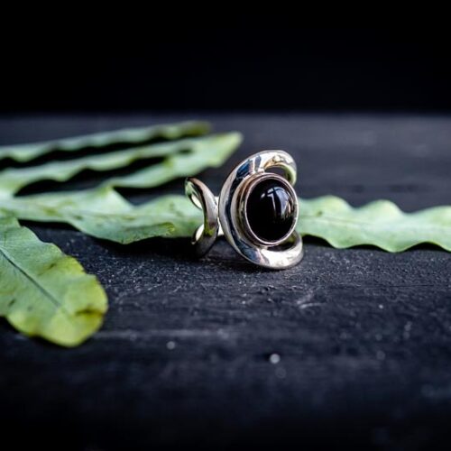 Zilveren dames ring Monique black