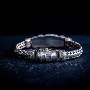 Armband Infinity Blue: goed te combineren met Ibiza-, Bali- en Bohemian stijl. De turquoise steen biedt fysieke en spirituele verlichting.