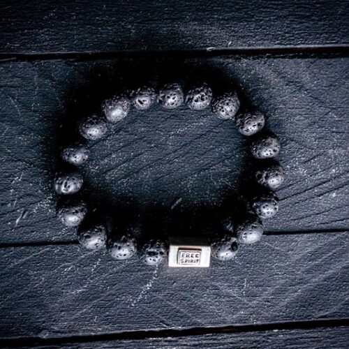 Kralen armband lavasteen met zilveren logoblok