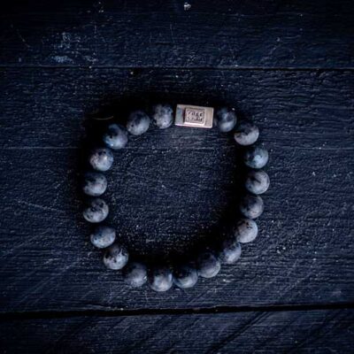 Kralen armband matte onyx met zilveren logoblokje 2