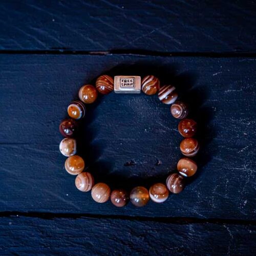 Kralen armband coffee agaat met zilveren logoblokje
