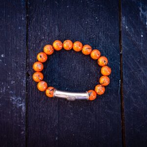 Beads armband Howlie orange met zilveren koker