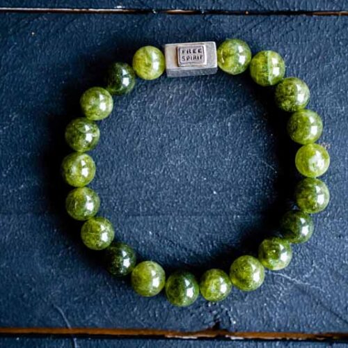 Kralen armband Canadese jade met zilveren logoblokje