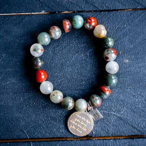 Kralen armband Indiase agaat met muntje met tekst