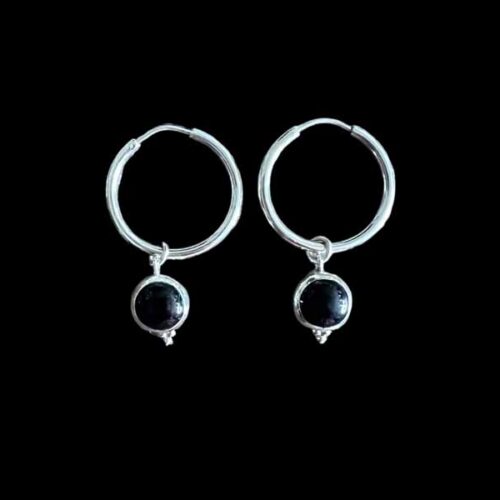 Zilveren oorbellen Suri black