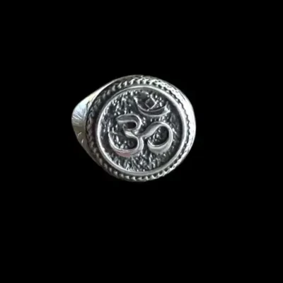 Zilveren dames en heren ring Ohm large