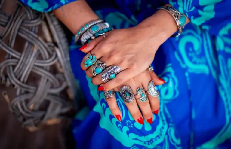 Lees meer over het artikel Zilveren Sieraden & Vakantiegeld: Investeer in Jouw Free Spirit Stijl