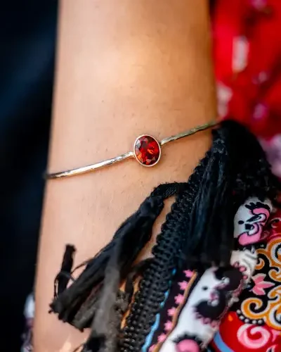 Zilveren dames armband Merah red
