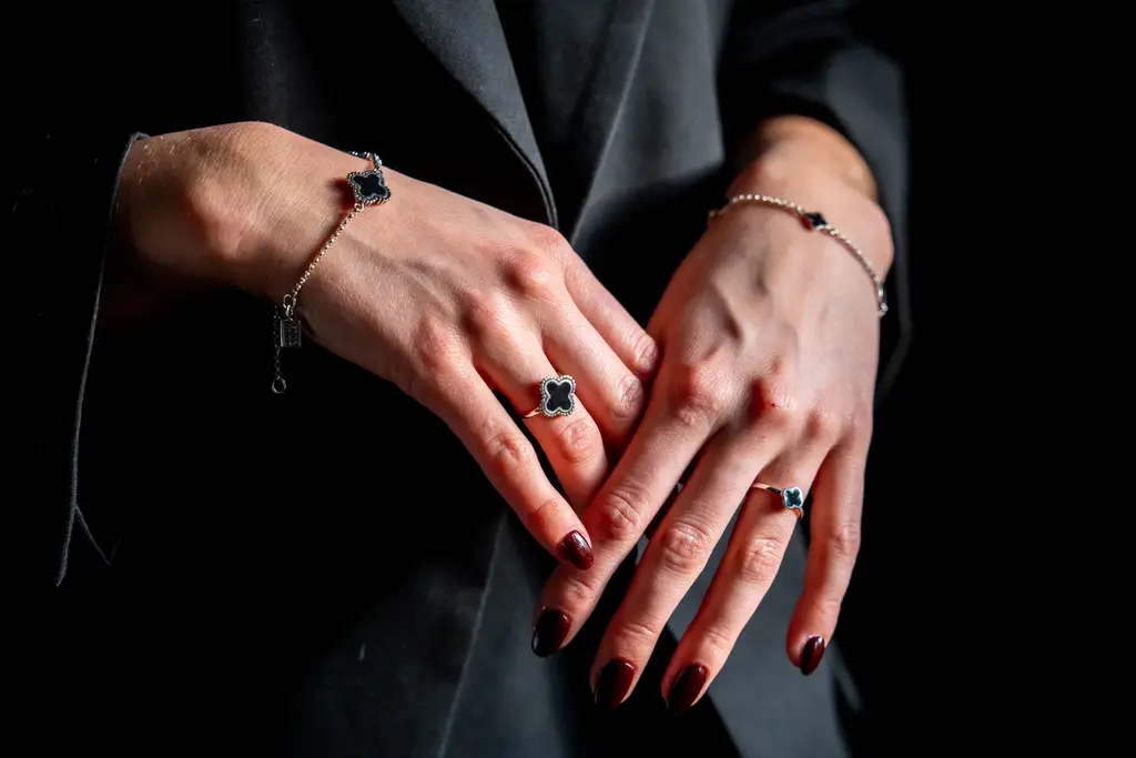 Zilveren dames armband Flower black big 3 Zilveren dames armband Flower black big - Afbeelding 3