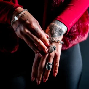 Zilveren dames armband Amor black