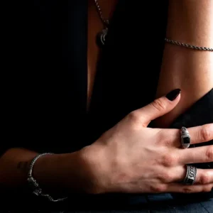 Zilveren dames en heren ring bauke black