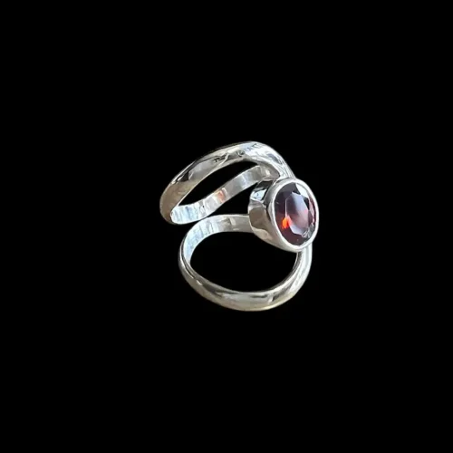 Zilveren dames ring Monique red
