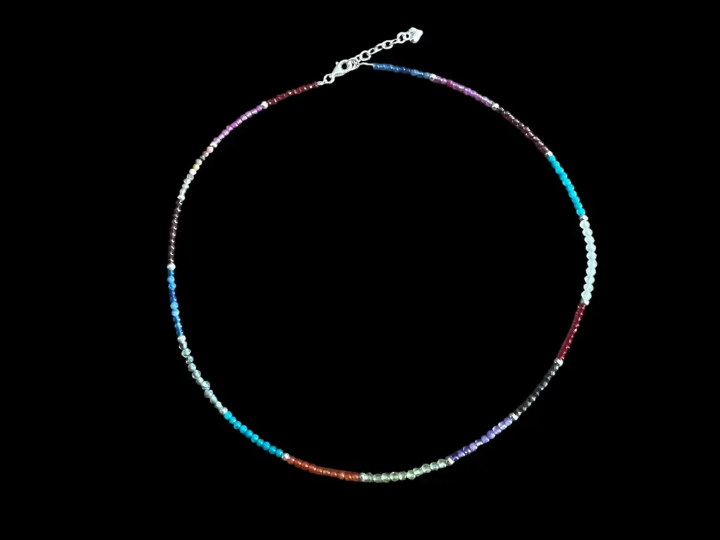 Ketting Colourfull life 2 Ketting gemaakt van natuursteentjes