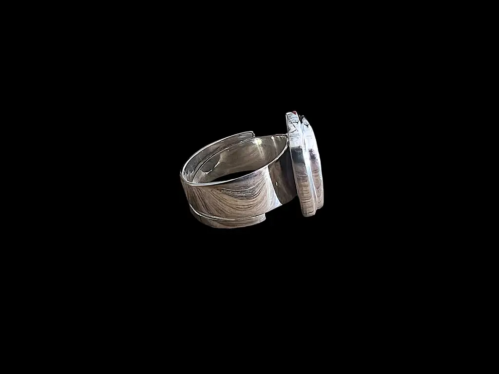 Zilveren dames ring Yuli 2 Zilveren ring met een grote gekelurde steen