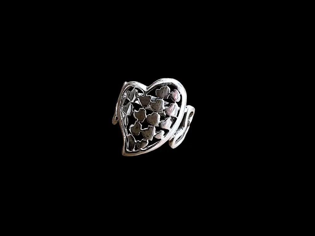 Zilveren dames ring Lots of hearts 1 Zilveren ring met hartjes