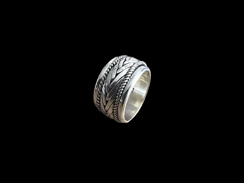 Zilveren dames en heren ring Faith special 2 Zilveren ring met ronddraaiend middengedeelte