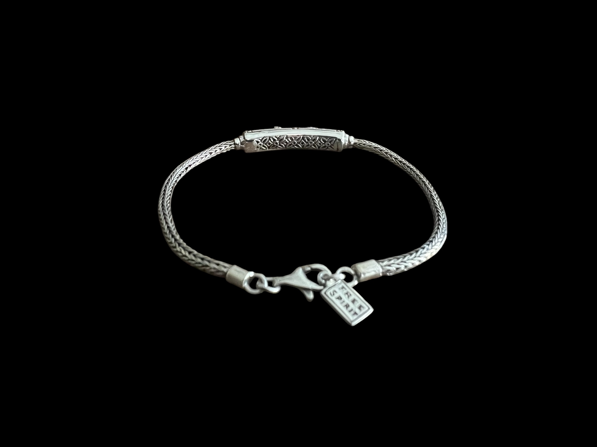 Zilveren dames armband Batur white met seashell white steentjes 2 Zilveren armband met seashell wit steentjes