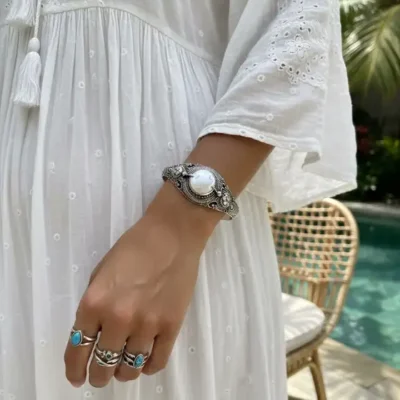 Zilveren dames armband Gonda met witte seashell