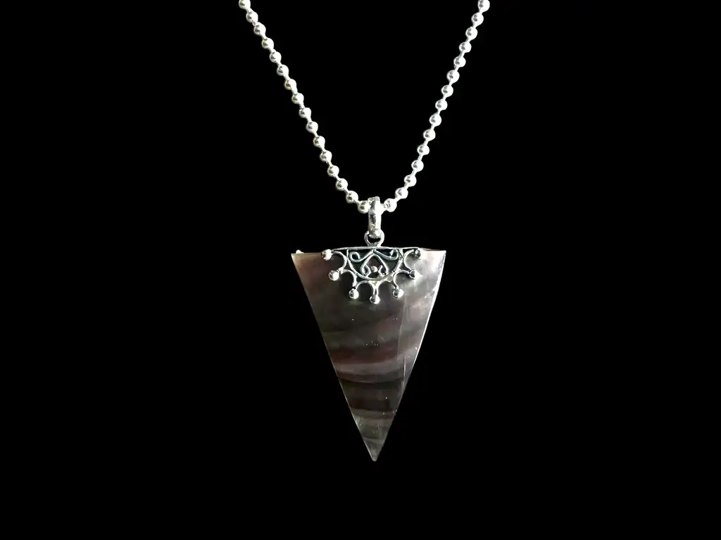 Hanger Dida met bruine seashell 1 Hanger met bruine seashell