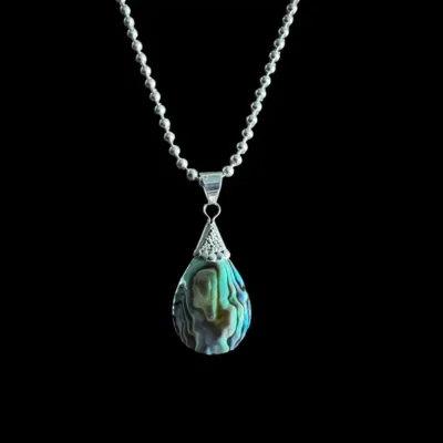 Hanger Momo van abalone schelp