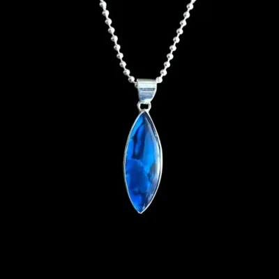 Hanger Blue eye met abaloneschelp