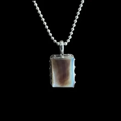 Hanger Lile met bruine seashell