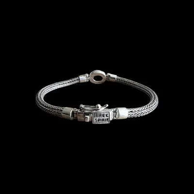 Zilveren dames armband Evita met opaal steen